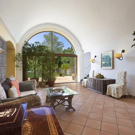 - Bosco Casa vacanze SantʼAgata sui Due Golfi